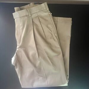 NWT Jos A Banks Travelers Collection Traditional Pleated Front Twill Pants 38X30